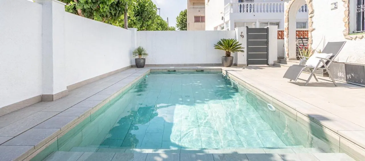 بيت للعطل 137- Empurialola-Casa De Vacaciones Con Piscina Privada En إمبوريابرافا إسبانيا