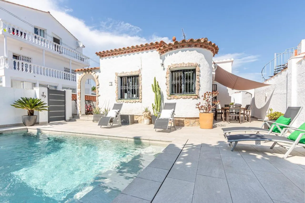137- Empurialola-Casa De Vacaciones Con Piscina Privada En إمبوريابرافا 0*,  إسبانيا